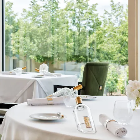 Chateau Lafaurie-peyraguey & Restaurant Lalique Hotel