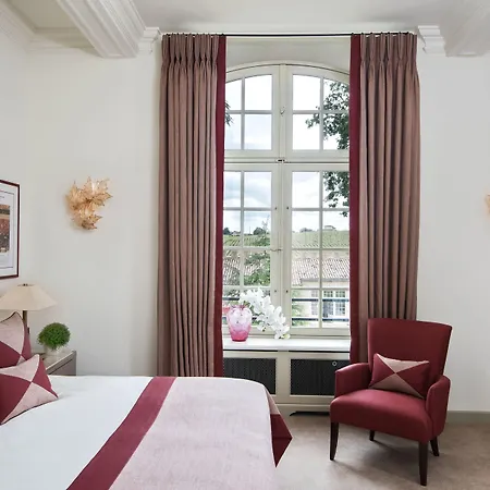 Chateau Lafaurie-peyraguey & Restaurant Lalique 5* Bommes