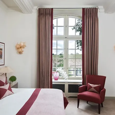 Hotel Chateau Lafaurie-peyraguey & Restaurant Lalique