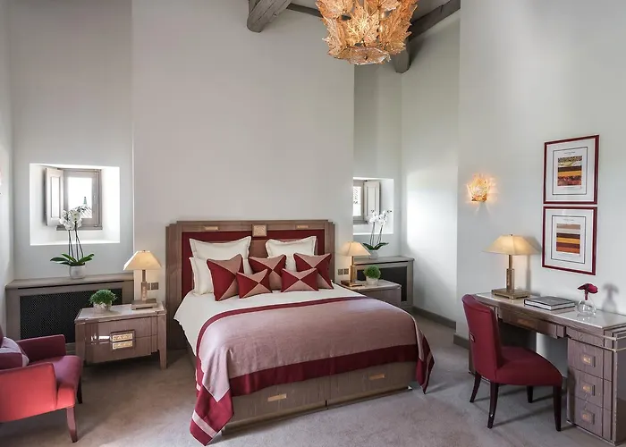 Chateau Lafaurie-peyraguey & Restaurant Lalique 5* Bommes