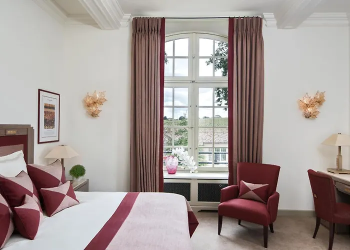 Hotel Chateau Lafaurie-peyraguey & Restaurant Lalique