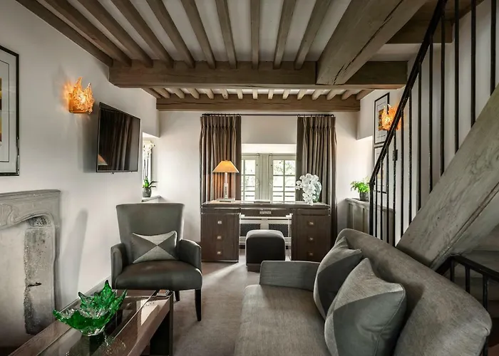 Chateau Lafaurie-peyraguey & Restaurant Lalique 5* Bommes